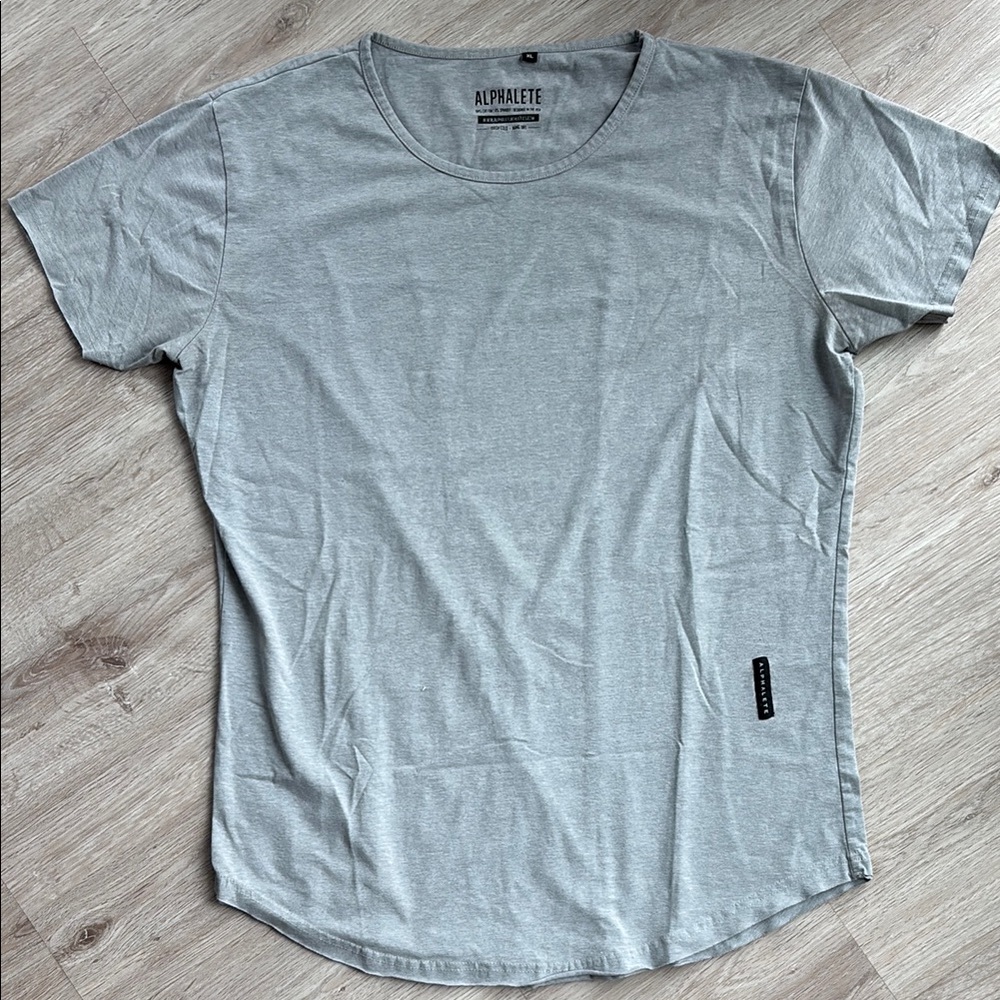 Alphalete Scoop Neck T-Shirt